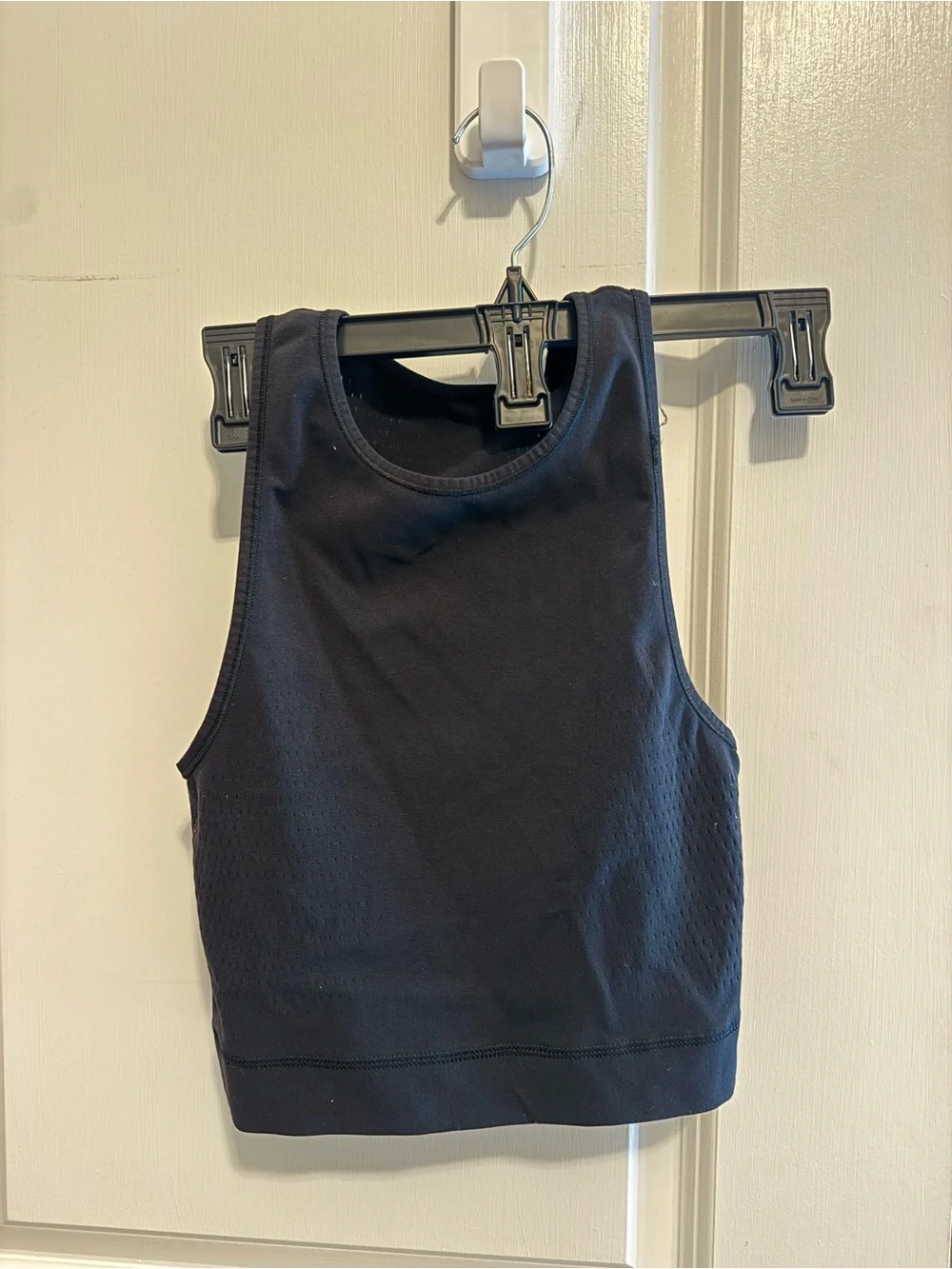 Lululemon Women's Black Sleeveless Crop Tank Top